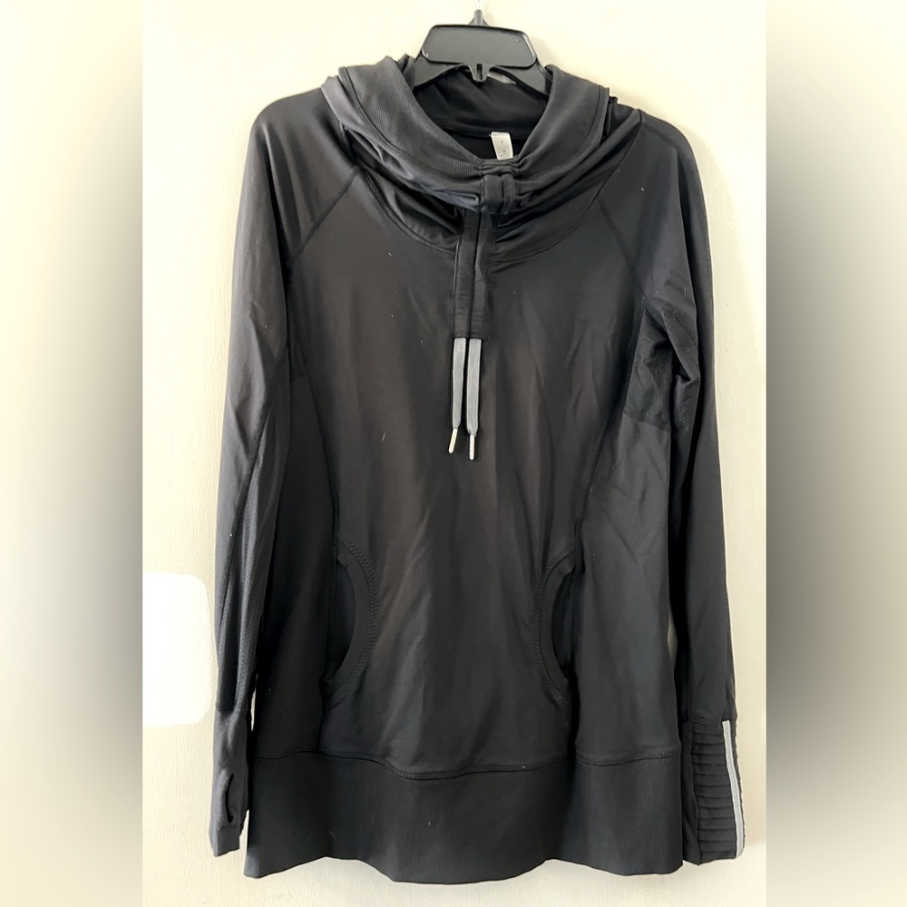 Lululemon black slim hoodie, excellent condition